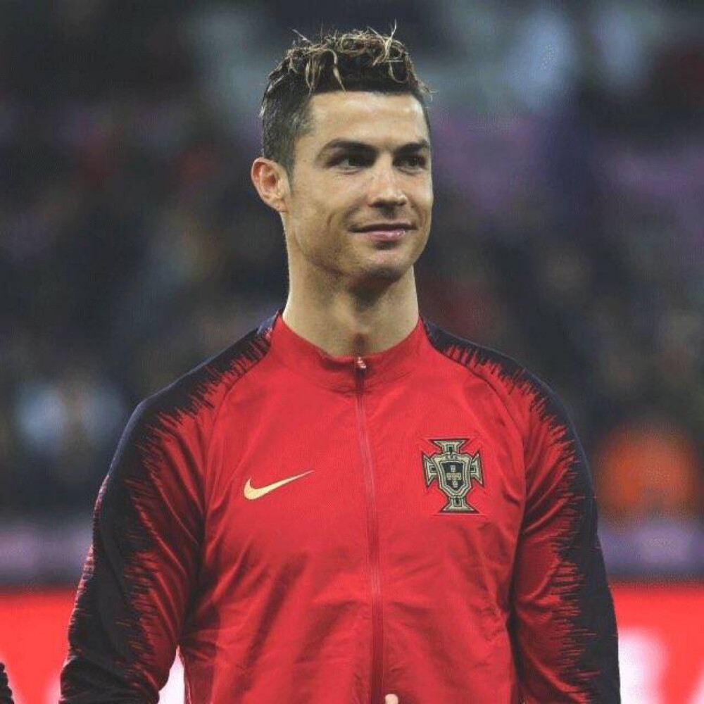 FC26足球庆典队长：金搓姆巴佩领衔，C罗、凯恩、范戴克在列（FC26庆典队长阵容：金搓版姆巴佩挂帅，C罗、凯恩、范戴克入列）