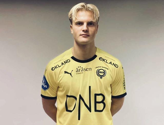 斯洛特：萨拉赫？我们应该谈论的是比赛的结果和场上球员（斯洛特：关于萨拉赫？更该讨论比赛结果和在场球员）