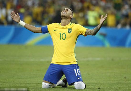 记者：张琳芃大概率还要再坚守一年，发挥老队员传帮带（记者：张琳芃或将再战一年，继续发挥老将传帮带作用）