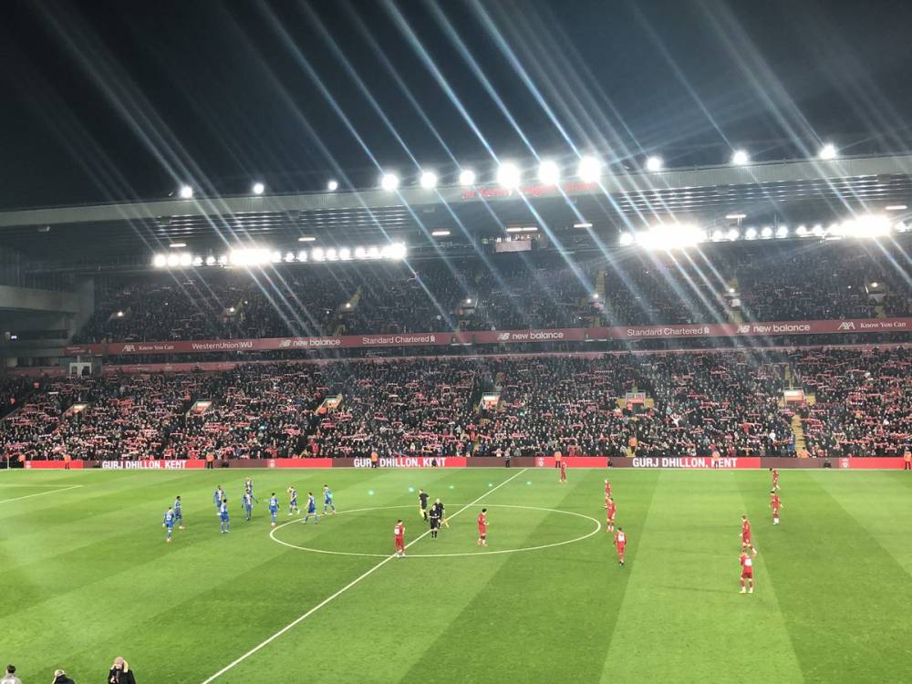 足坛悲喜夜！拜仁曼城齐齐绝杀意甲西甲榜首易主巴萨31超皇马（欧陆足坛大反转！拜仁、曼城读秒绝杀，意甲西甲领头羊易位，巴萨3-1反超皇马）