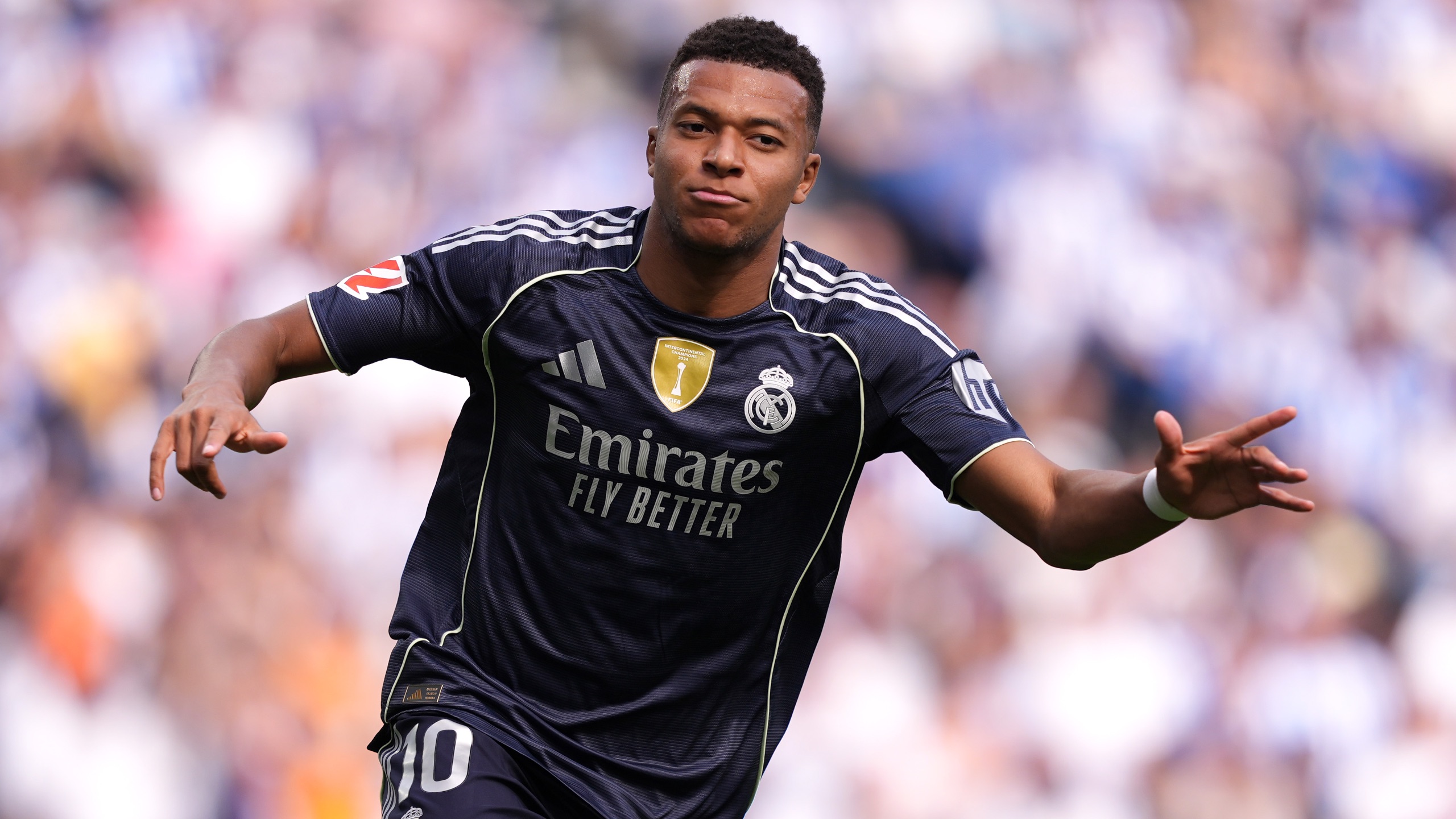 追梦谈扣篮大赛：现在让一些不在NBA的人来扣，这太逆天了（追梦评扣篮大赛：竟让非NBA球员参赛，太离谱了）