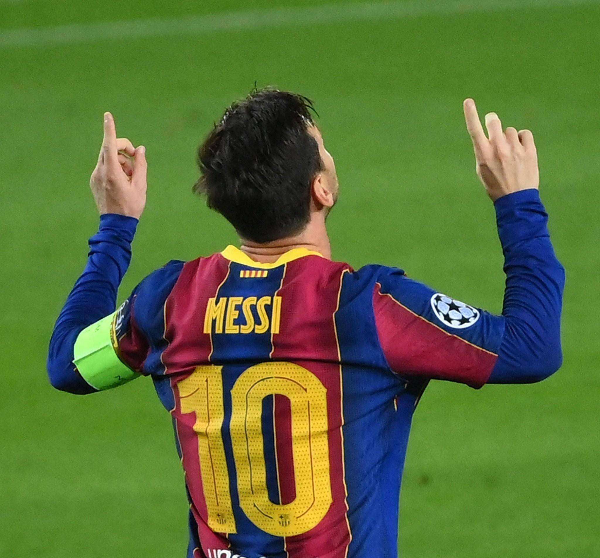 TA：阿森纳未积极推动冬窗出售球员；预计明夏将买断因卡皮耶（TA：阿森纳今冬不主动清洗，明夏或买断因卡皮耶）