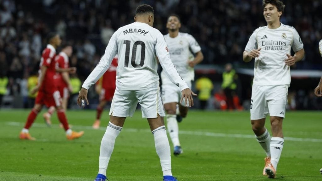 神锋！小蜜蜂前锋蒂亚戈再演梅开二度，联赛13场进11球（火力全开！小蜜蜂射手蒂亚戈再度双响，联赛13战11球）