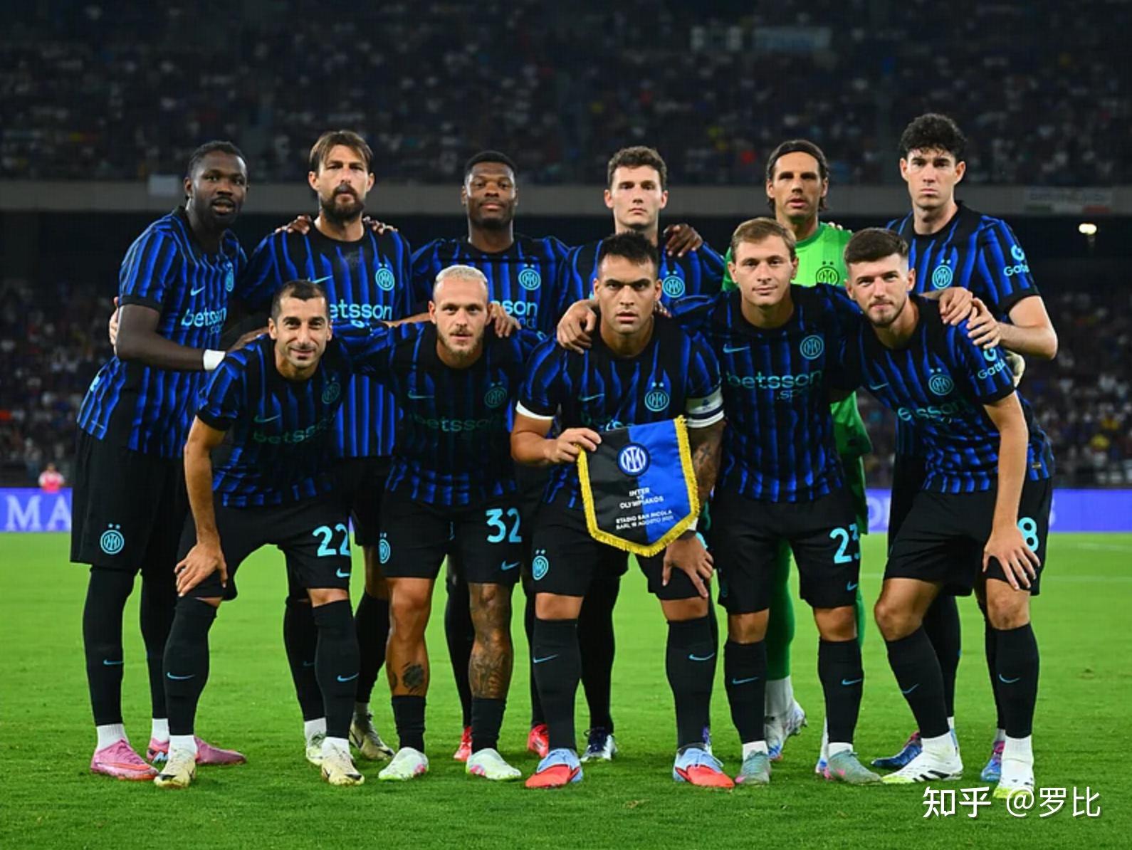 高尔夫女子中巡收官 石昱莉赢个人首冠 王梓萱成就赛季奖金王（高尔夫女子中巡赛季收官：石昱莉夺生涯首冠，王梓萱加冕年度奖金王）