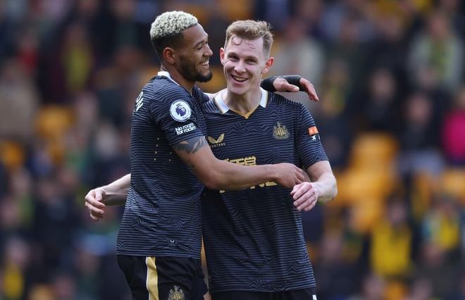 上海海港实现三连冠，申花亚军，梅州客队降级，亚冠表现不佳，山东泰山机会最大。（上海海港完成三连冠，申花摘亚，梅州降级，亚冠失色，山东泰山胜算最大）