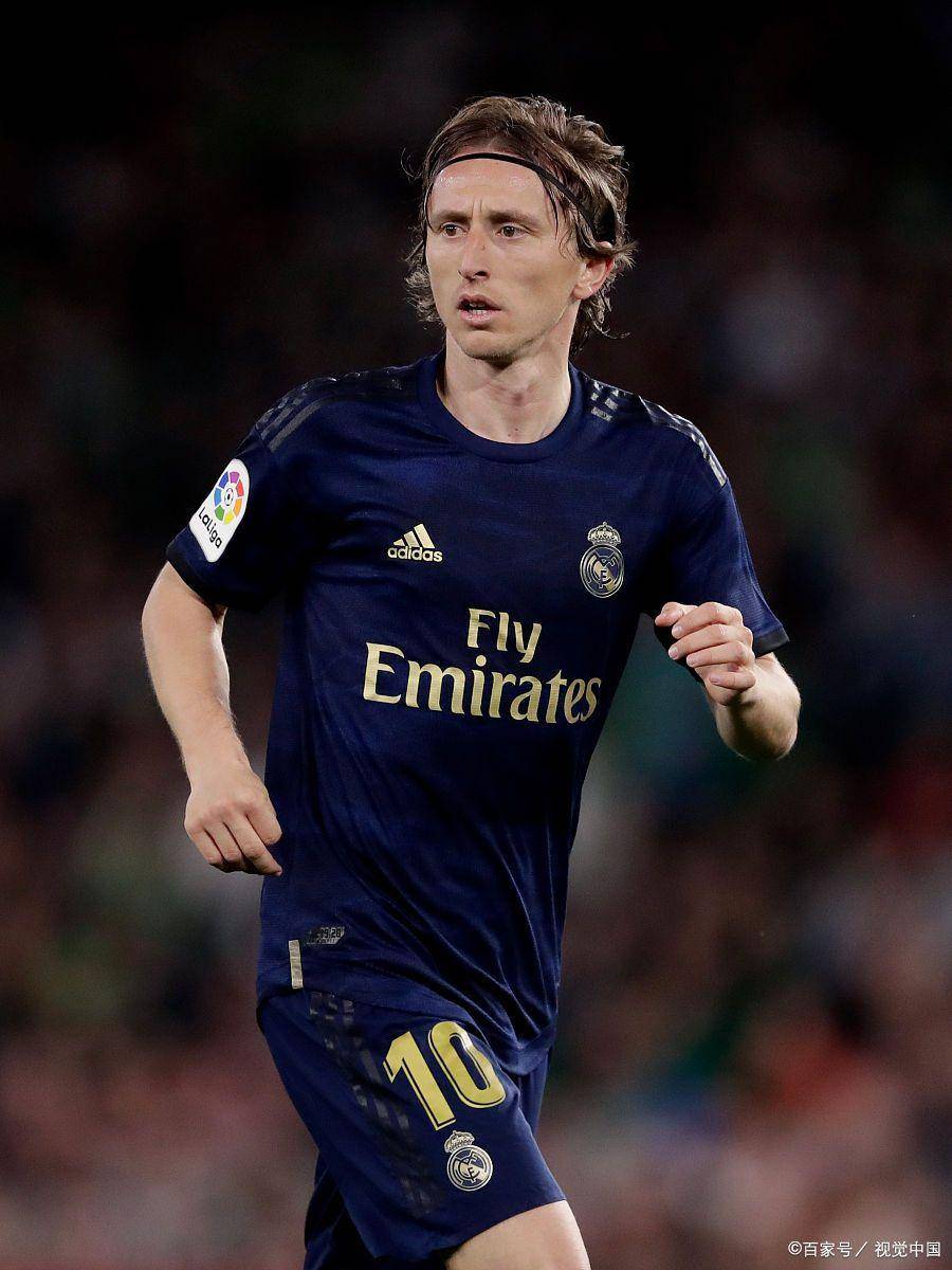 遭队友无视，萨拉赫将加盟沙特联赛！范迪克：他对我们没有影响！（被队友冷落？萨拉赫或转投沙特联赛，范迪克：对我们毫无影响）